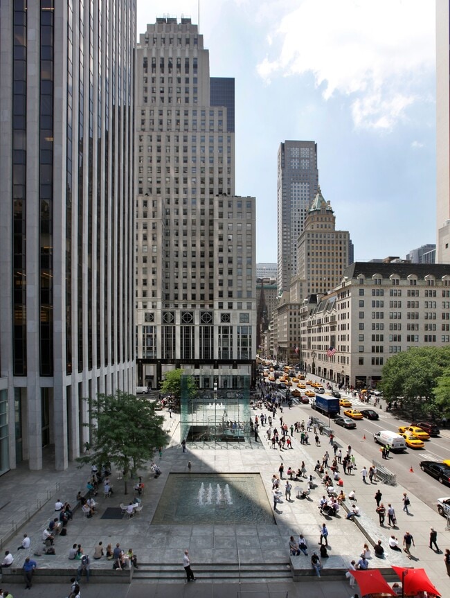 Building Photo - 781 5th Ave