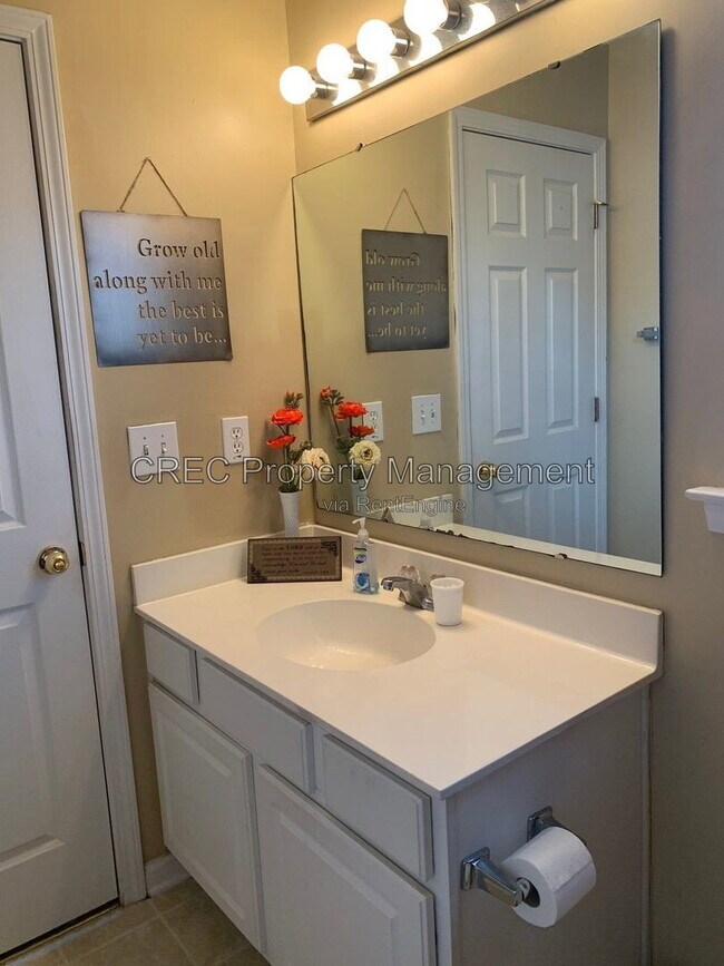 Building Photo - 5024 Holdsworth Dr
