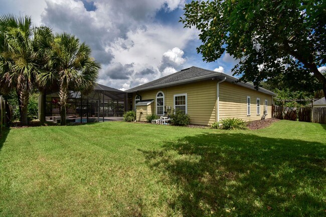 Building Photo - Spacious 4BR + Office Home with Pool in Garison Way