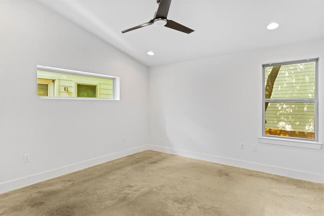 Building Photo - 1609 J J Seabrook Dr
