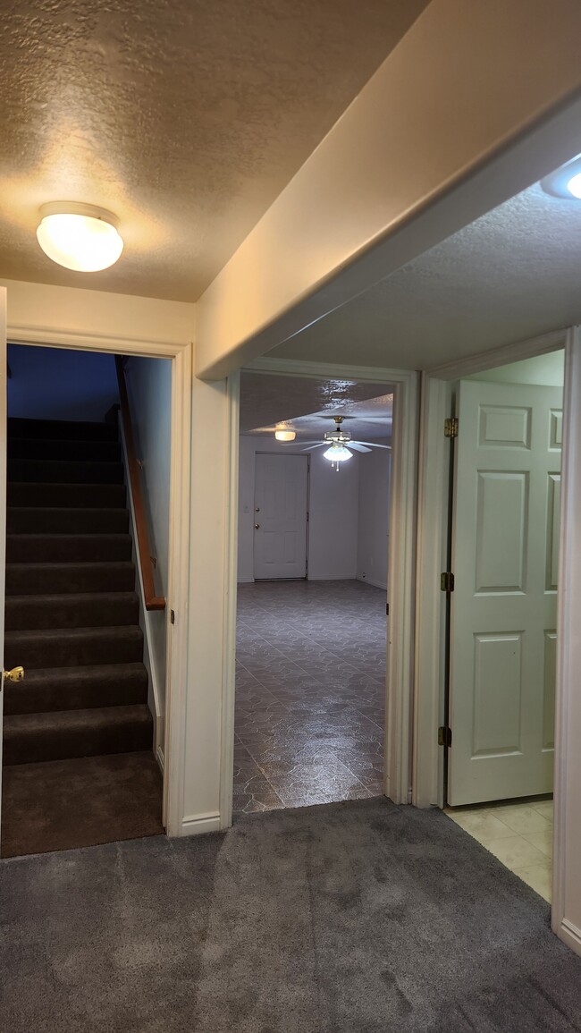 Building Photo - 9381 S 3110 W