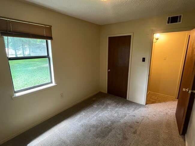 Building Photo - 1507 University Dr