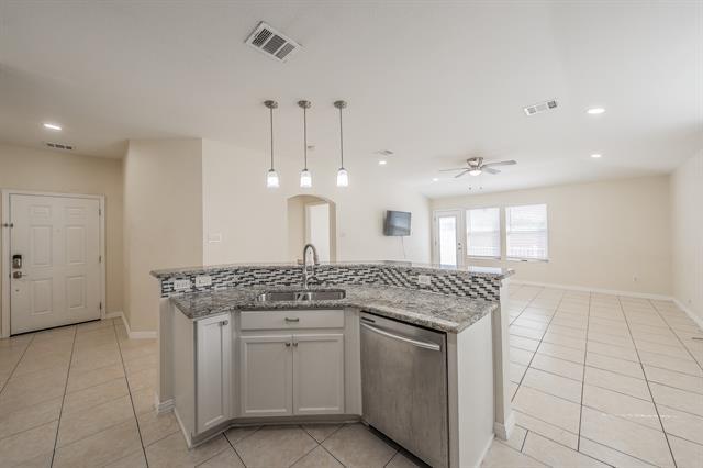 Building Photo - 8932 Sunny Hollow Dr