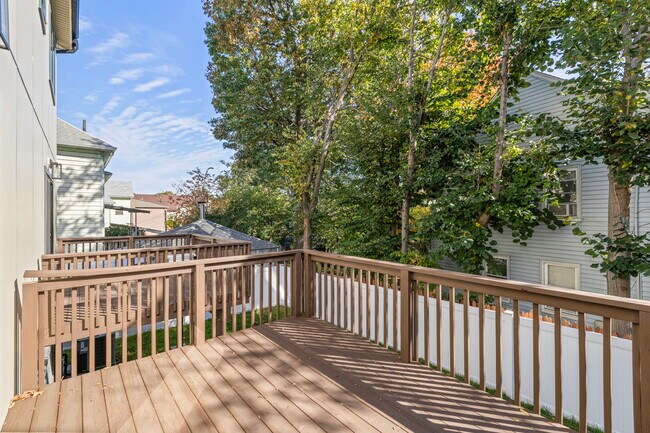 Building Photo - 780 Edgewood Ln