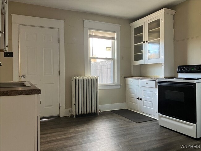 Building Photo - 2253 Niagara St