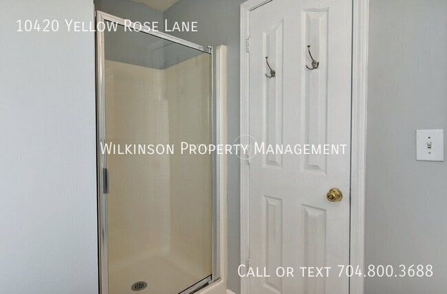 Building Photo - 10420 Yellow Rose Ln