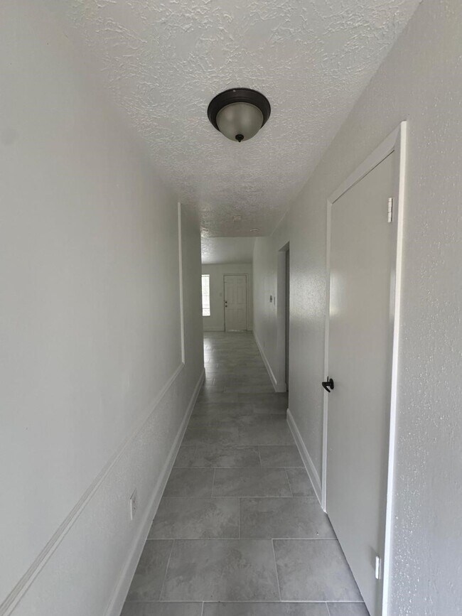 Building Photo - 5110 Ridgeton Dr