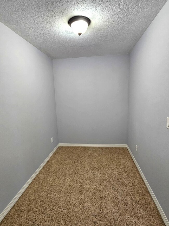 Building Photo - 1447 Azalea Ave