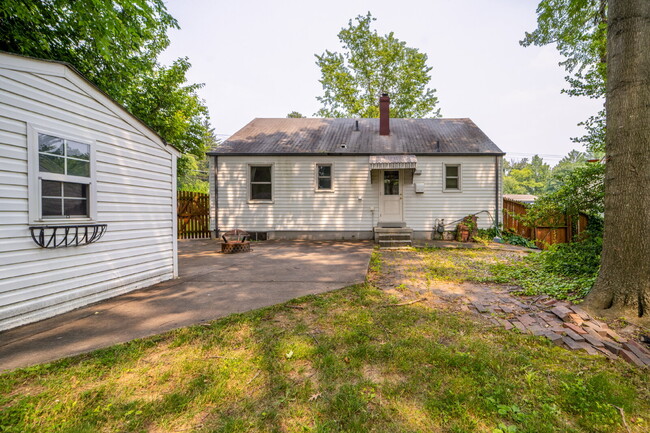 Building Photo - Your Ideal Lifestyle Awaits in this Stunni...