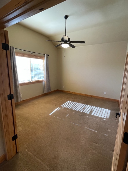 Building Photo - 275 Carina Cir