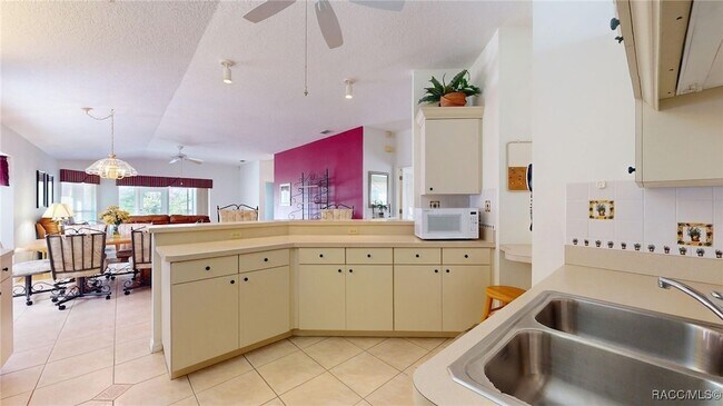 Building Photo - 761 W Sunbird Path