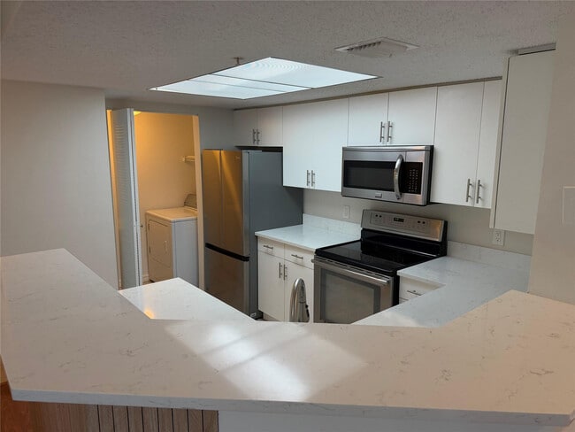 Building Photo - 5005 Wiles Rd