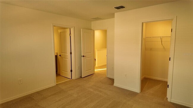 Building Photo - 2207 Portrait St