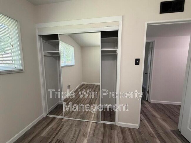 Building Photo - 765 Bobbins Ln