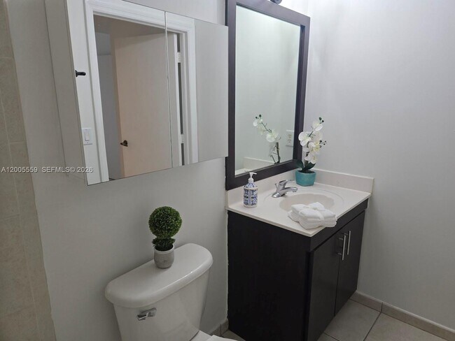 Building Photo - 7260 NW 114th Ave