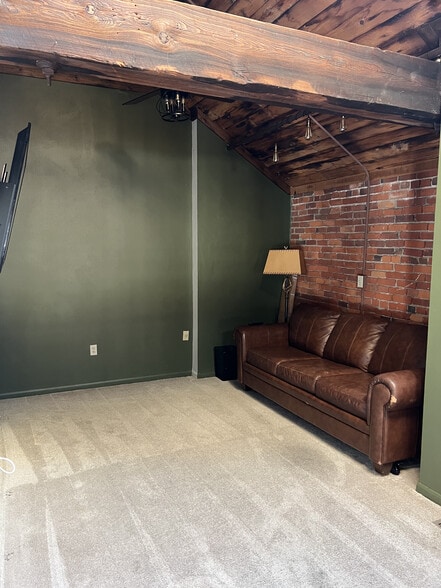 Building Photo - 51 W Blenkner St