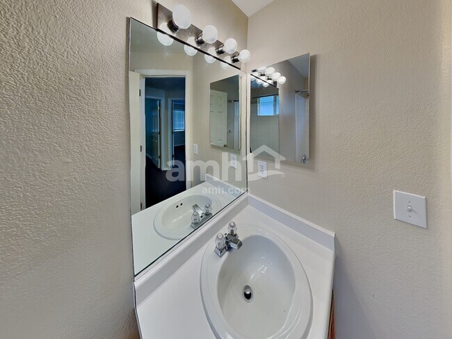 Building Photo - 2664 Comanche Creek Dr