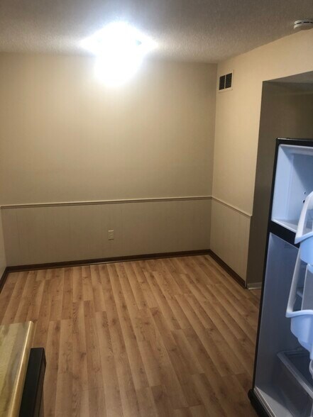 Building Photo - 642 Arbor St