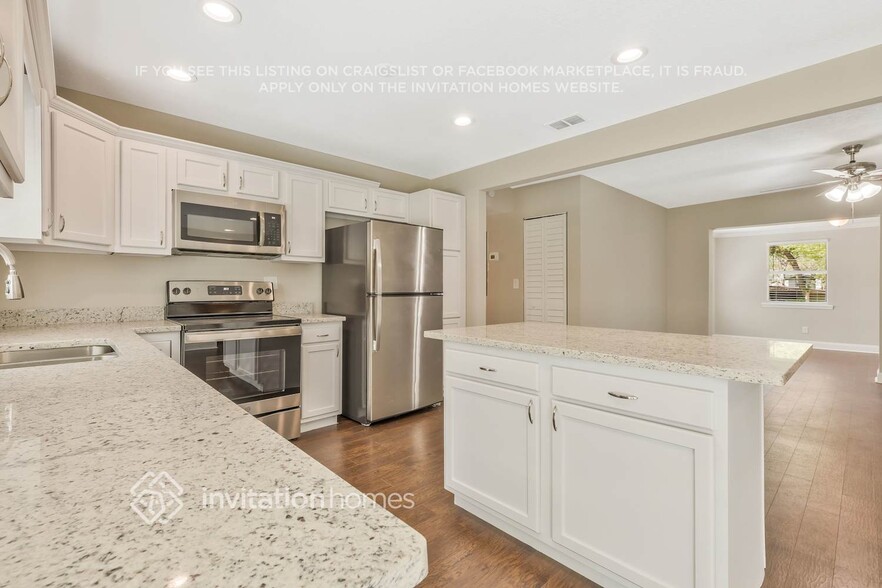 Building Photo - 6810 Gaillardia Rd S