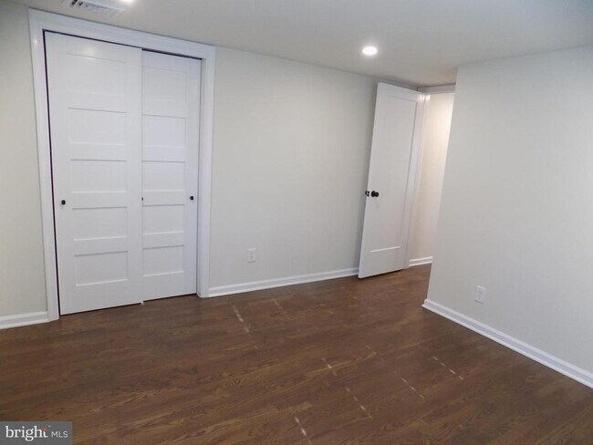 Building Photo - 114 N Penrose St