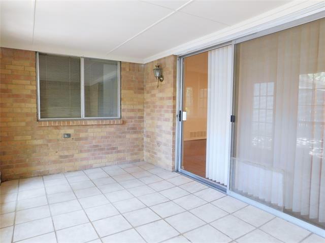 Building Photo - 2204 Canterbury Ct