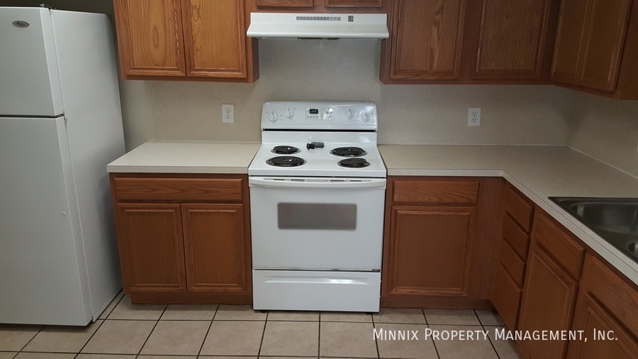 Building Photo - 517 N Brentwood Ave