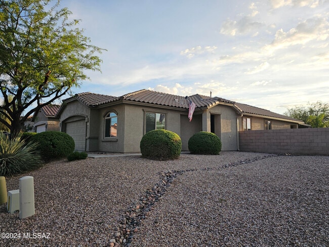 Building Photo - 6652 W Fishermans Dr