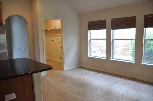 Building Photo - 12814 Quail Creek Dr