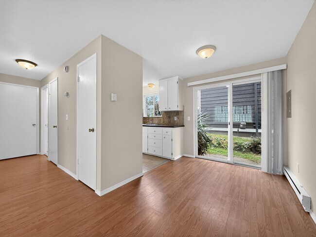 Building Photo - 9015 9th Ave SW