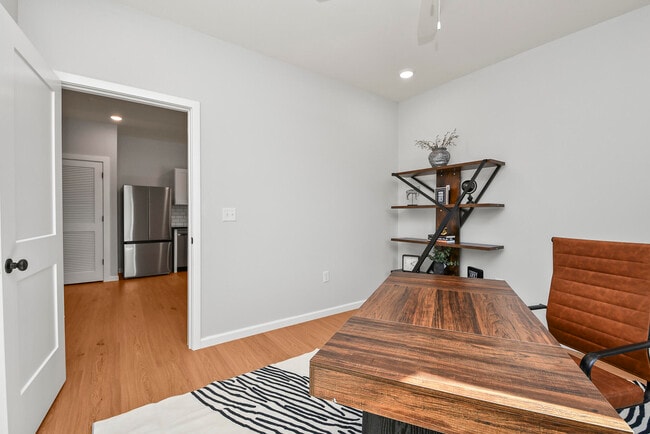 Building Photo - 505 W Grand St