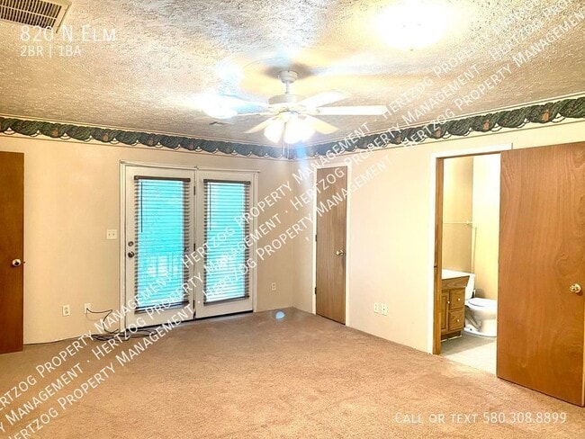 Building Photo - 820 N Elm-