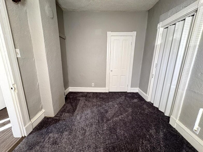 Building Photo - 2708 7th Ave