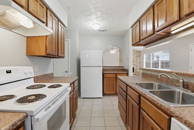 Building Photo - 20014 Bishops Gate Ln