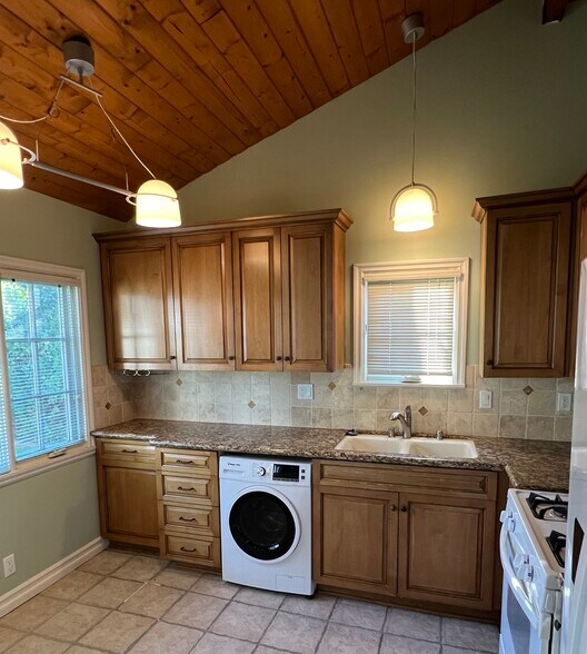 Building Photo - 23211 Mariano St