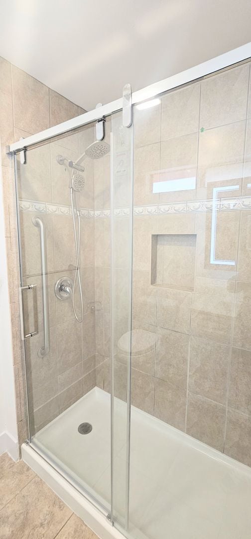 Building Photo - Single Story Senior Home 55+ community- Newly Remodeled- Ready To Move In.