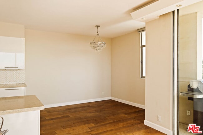 Building Photo - 4411 Los Feliz Blvd