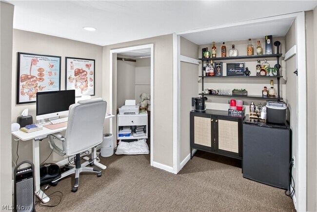 Building Photo - 10903 Parkhurst Dr