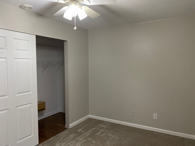 Building Photo - Beautifully Updated 3 Bed/2 Bath Home with...