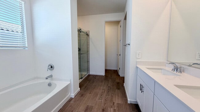 Building Photo - 15988 W Desert Spoon Dr