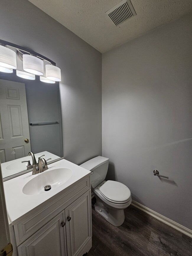 Building Photo - Streetsboro 2 Bedroom 2.5 Bath Condo