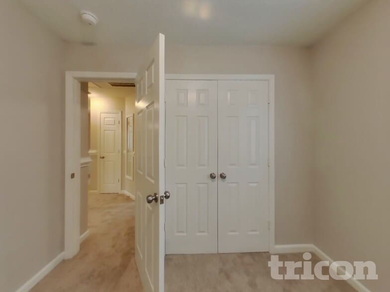 Building Photo - 636 Sadler Glen Dr