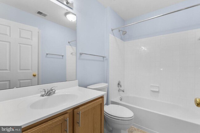 Building Photo - 6381 Stockbridge Overlook Ct