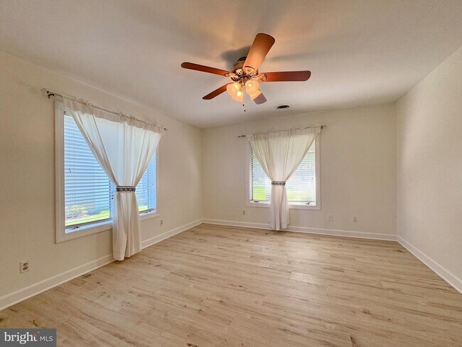 Building Photo - 11470 Mohawk Ct