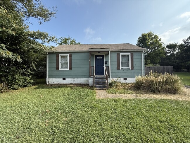 Primary Photo - 2336 Boxwood Ln NE