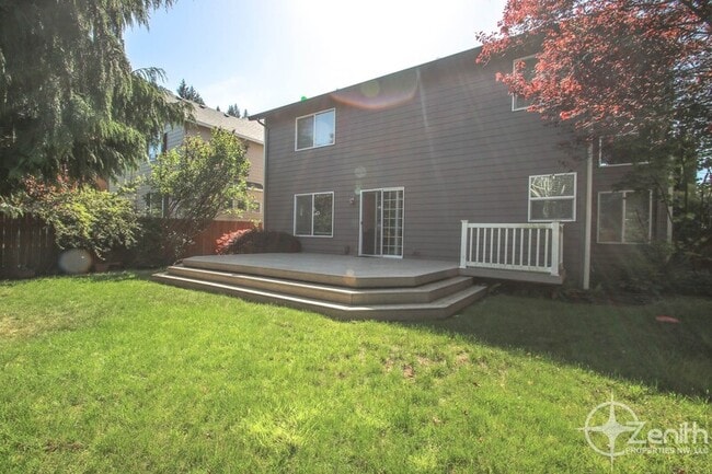 Building Photo - 2903 NE 184th Ave
