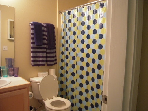 Building Photo - Fresh 3 bedroom - New Carpet new paint in Quatama area