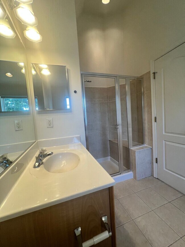 Building Photo - Updated 3 Bedroom Townhome in Upper Marlboro!