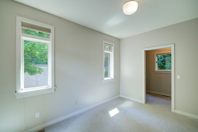 Building Photo - 1605 73rd Ave NE