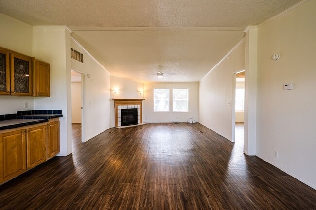 Building Photo - 3bed/2bath Mobile Home Available in Noble ...