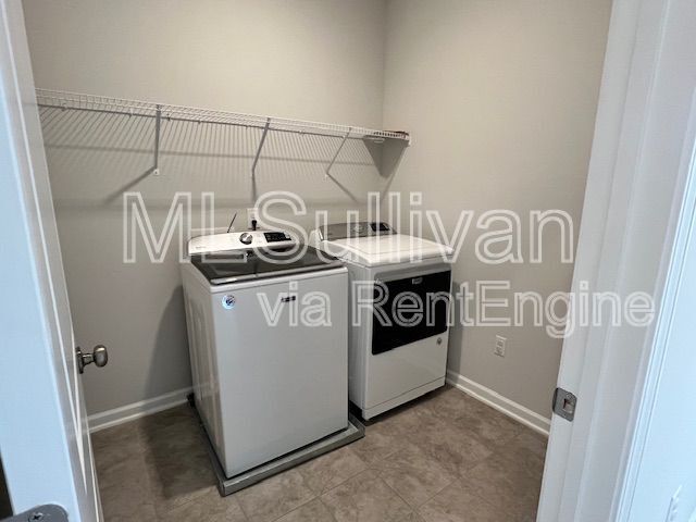 Building Photo - 1105 Commack Dr